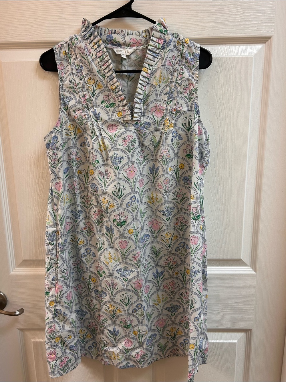 Crown And Ivy “White Arch” Ruffle Neck Dress With Pockets-Large